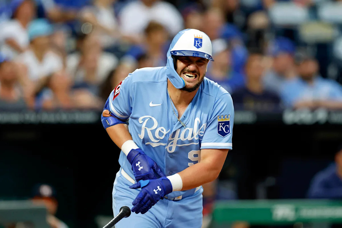 Royals place 1B Vinnie Pasquantino on IL with fractured hamate in right hand reported globally