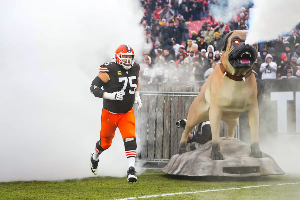 Browns All-Pro lineman Joel Bitonio announces retirement from NFL at 34 observed today