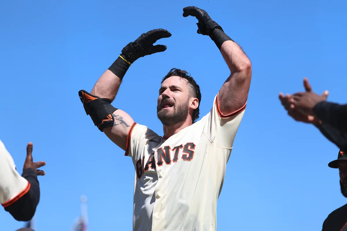 Giants cap wild rally from 9-1 8th inning deficit with Eldridge's walk-off grand slam hits headlines