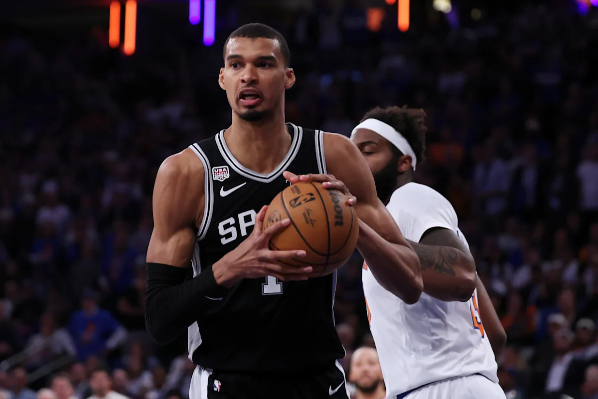 Videos Surface to Present Knicks fans throwing things at Wemby at Spurs' hotel reported globally