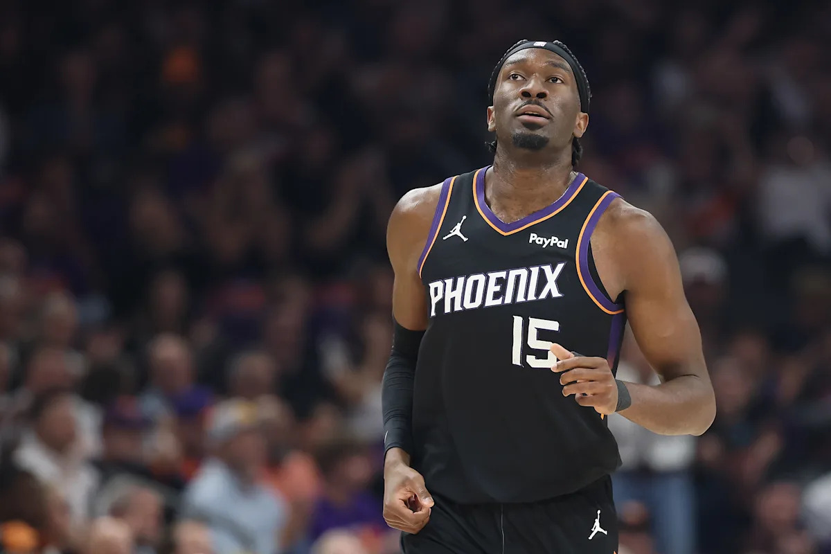 Suns C Moment Williams agrees to 3-year -- $38 million deal to stay in Phoenix hits headlines