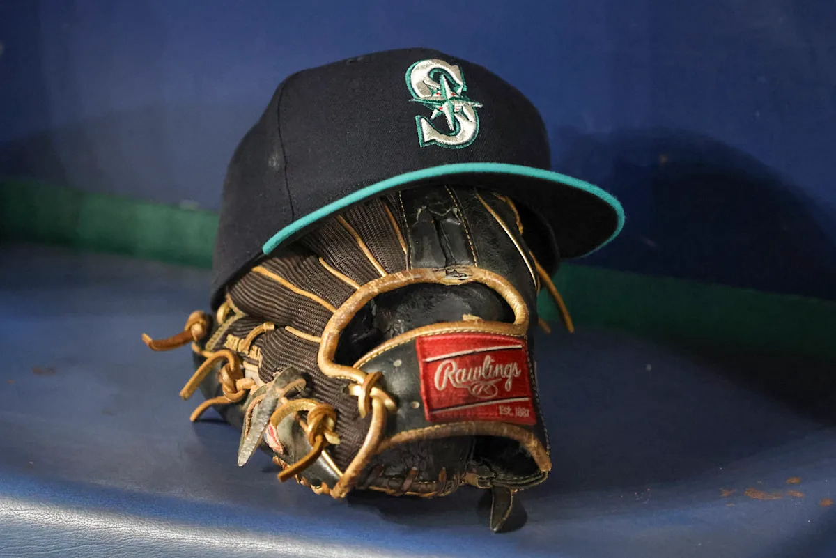 Mariners minor leaguer gets big-league call-up despite hitting .190 at High-A hits headlines