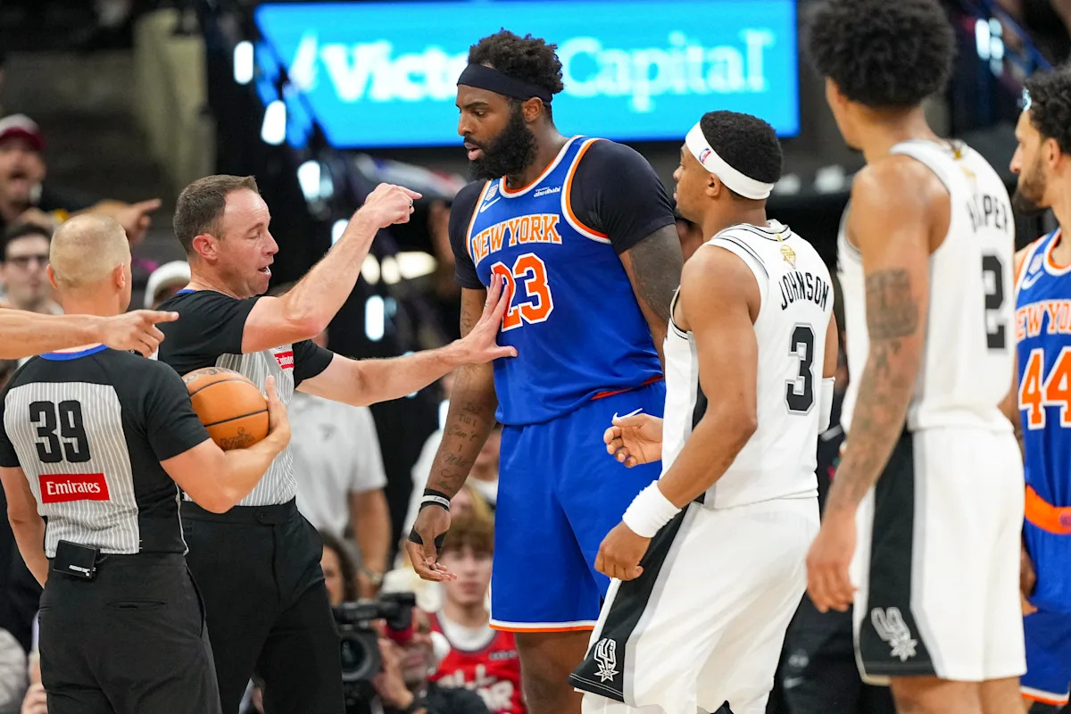 NBA rescinds Knicks Major man Mitchell Robinson's controversial technical foul making waves