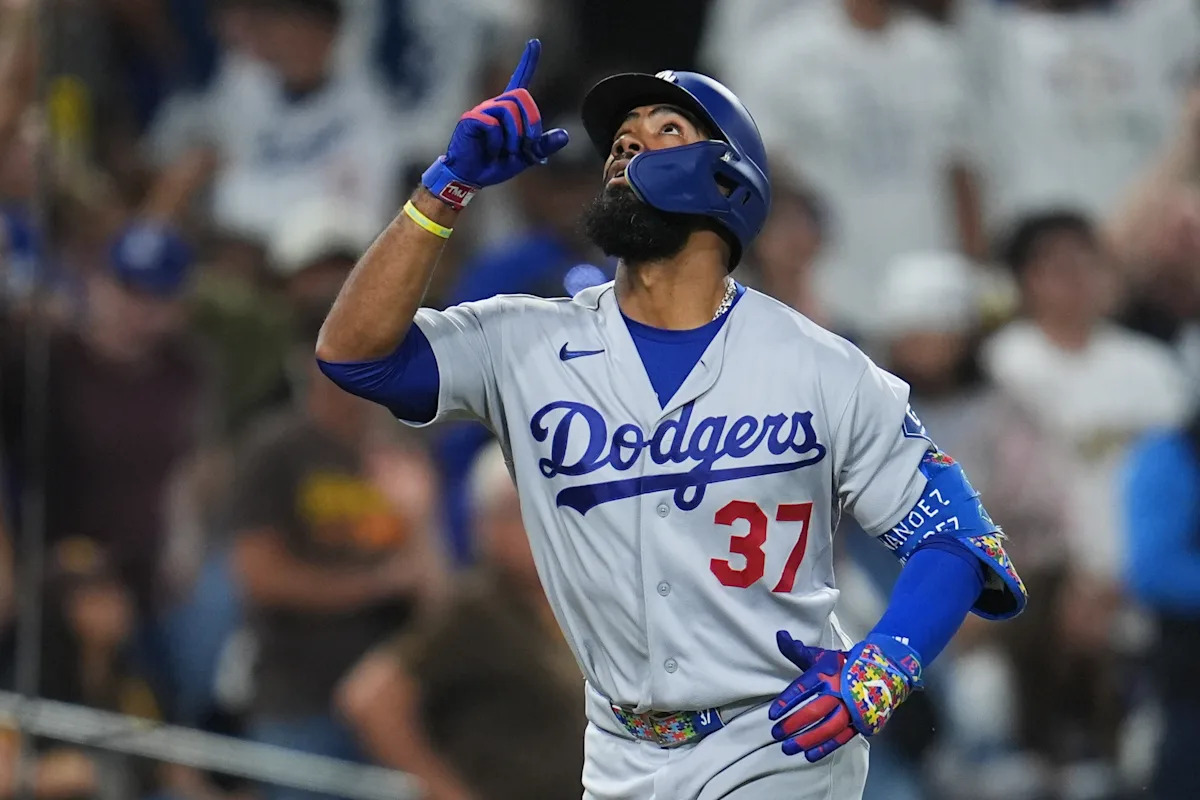 Dodgers expect to activate Teoscar Hernández from IL on Monday reported globally