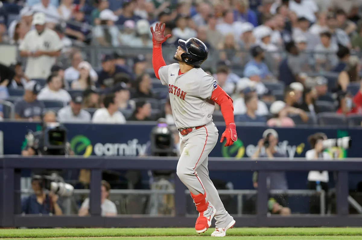 In first Matchup for Red Sox at Yankee Stadium, Willson Contreras' 2- run homer is difference