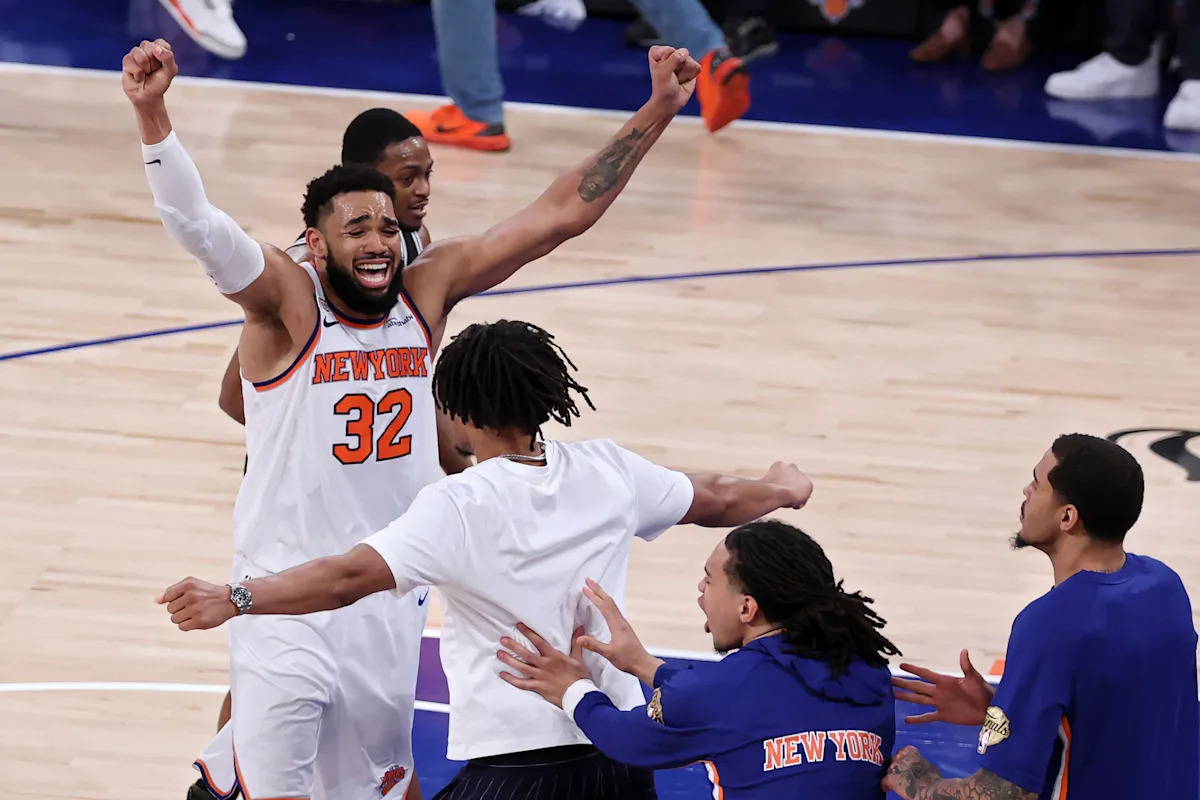 Karl-Anthony Towns' deflection on Spurs' last-second inbound sealed Game 4 for Knicks hits headlines