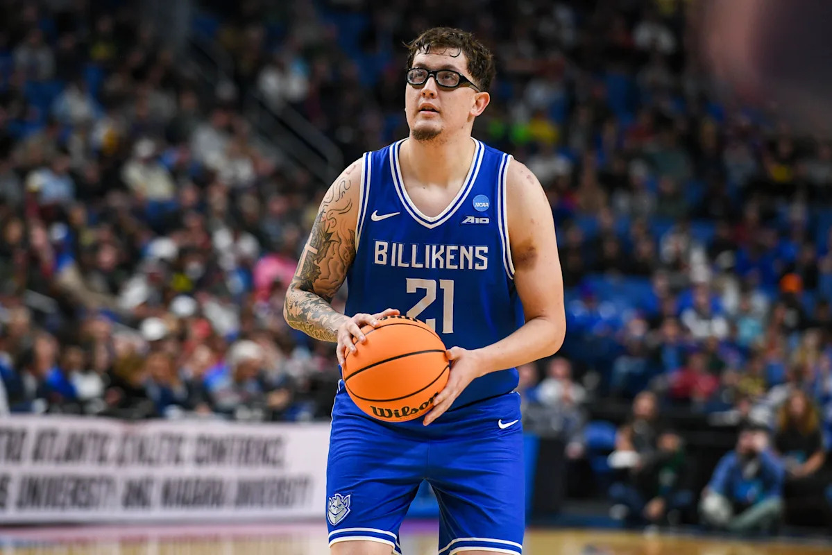 Robbie Avila reportedly agrees to Exhibit 10 deal with Lakers after going undrafted observed today