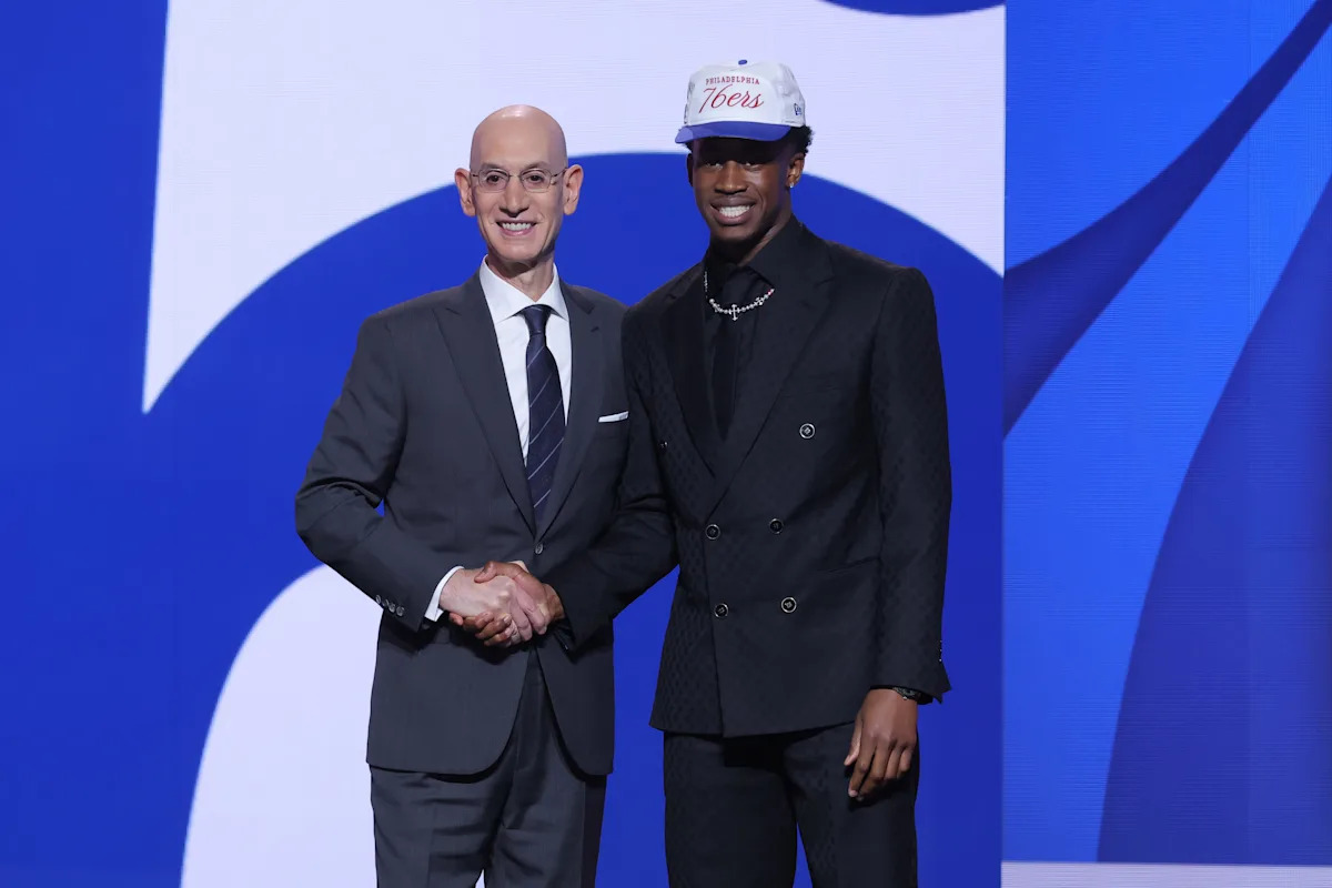 No. 3 pick VJ Edgecombe shakes off slow start -- helps Sixers win in Las Vegas debut