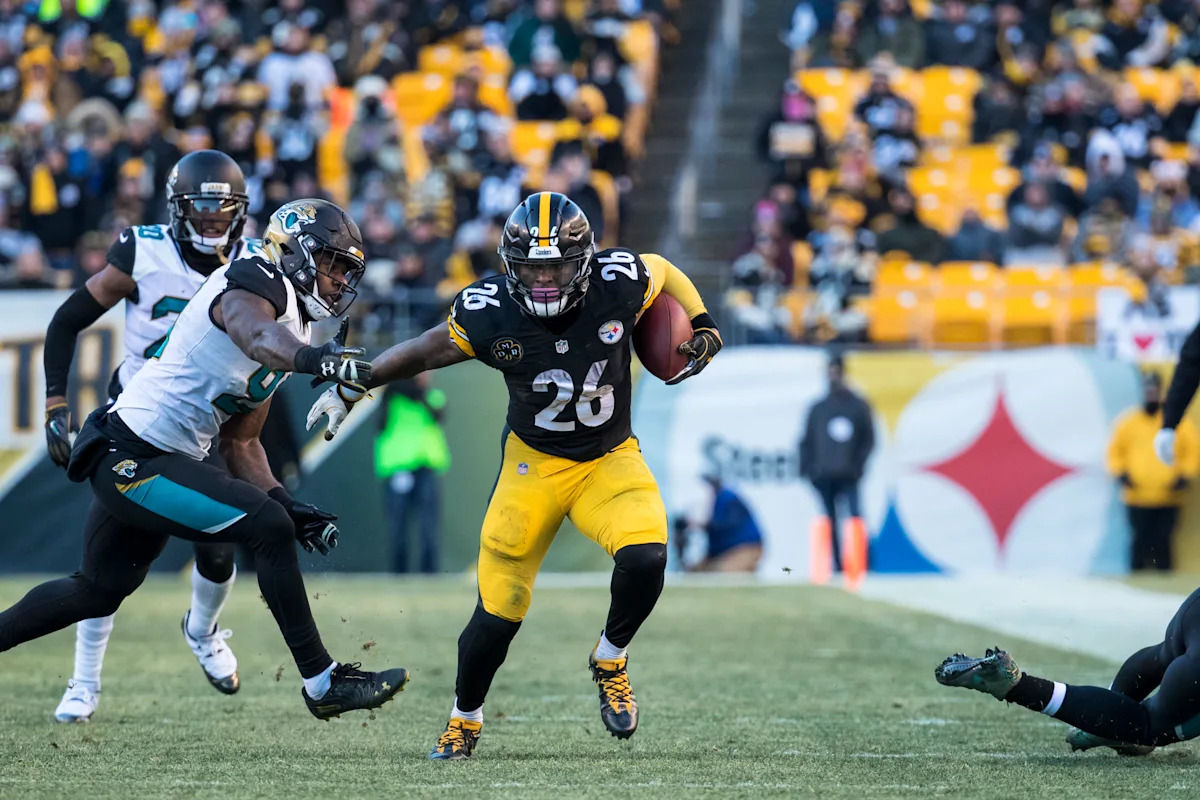 Former Steelers RB Le'Veon Bell arrested hours after meet-and-greet takes center stage