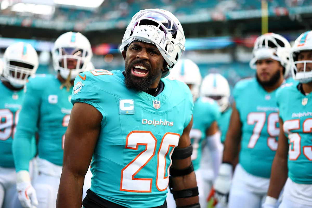 Dolphins reportedly sign All-Pro LB Jordyn Brooks to 3- year -- $51.3M extension hits headlines