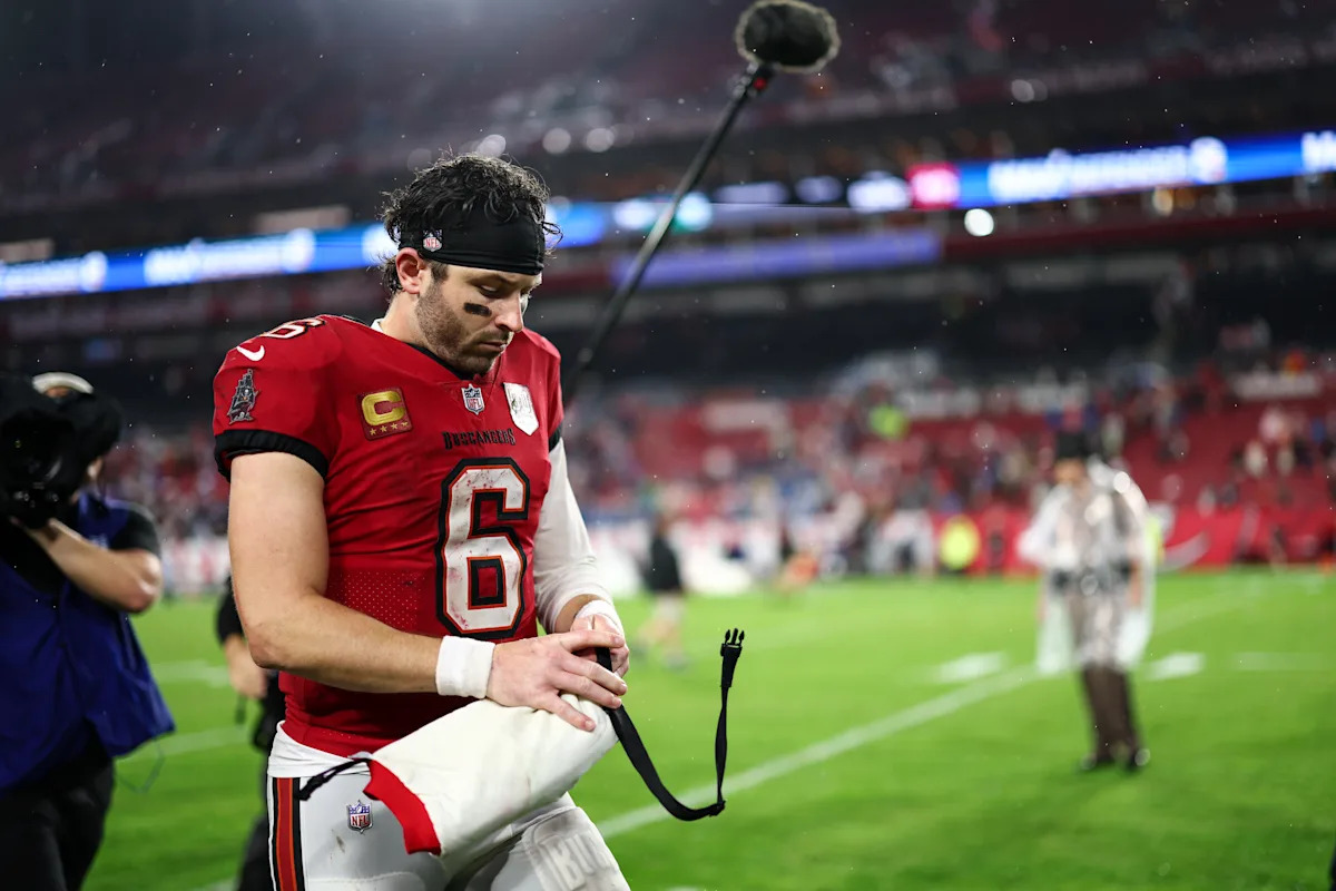 Bucs QB Baker Mayfield reveals he played with sprained MCL -- PCL last season hits headlines