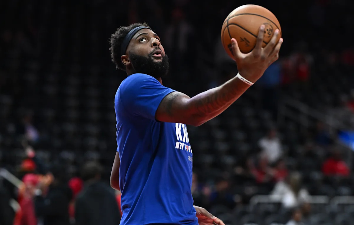 Ex-Knicks C Robinson says injury before Finals was from hitting 'hand on a truck'