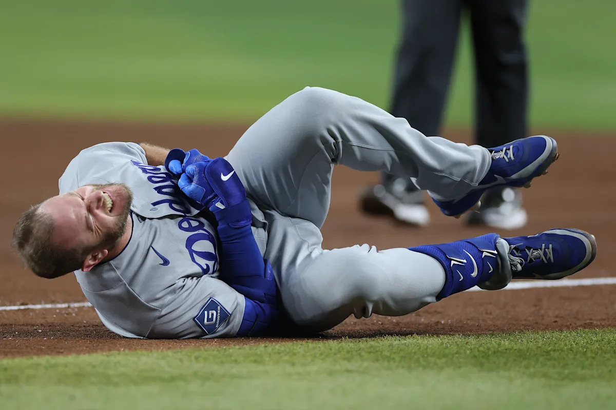 Dodgers' Max Muncy -- D-backs' Ildemaro Vargas leave Clash after violent collision creates buzz
